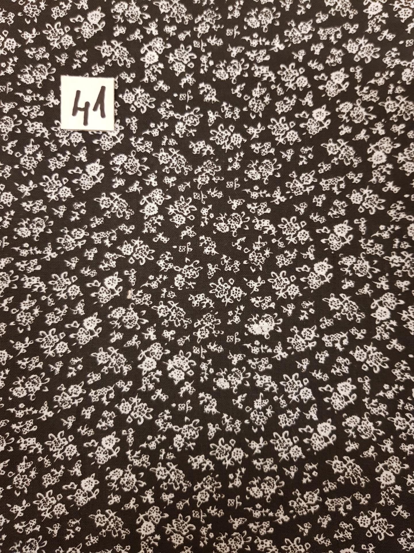 41 tissus lingettes fleurs fd noir 41