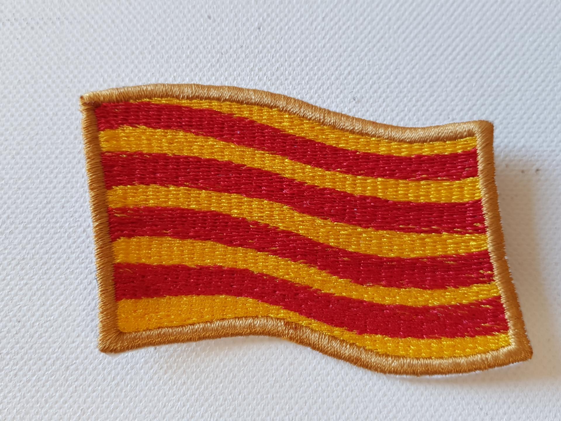 Ecusson drapeau catalan ondule petit